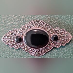 Elegant 925 Sterling Marcasite Onyx brooch